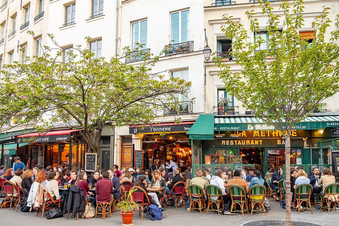 France,Paris,Montagne Sainte Genevieve district,Place Larue