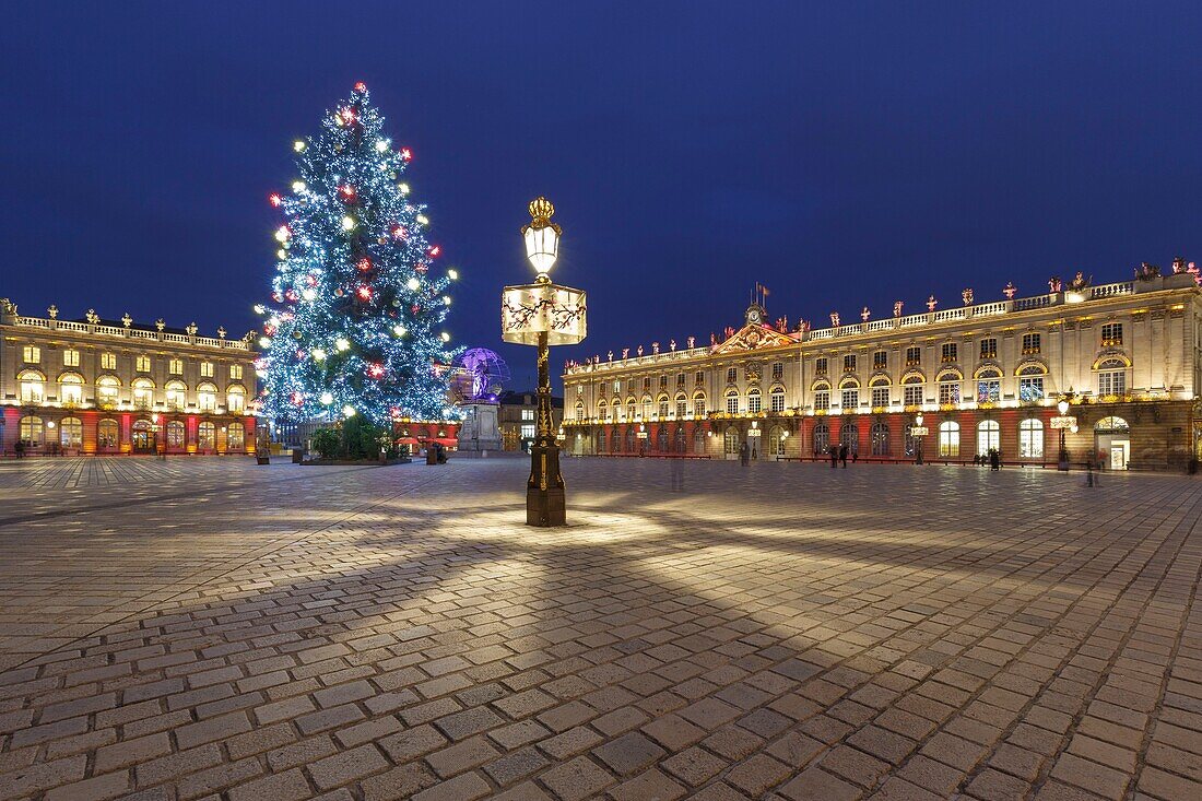 France,Meurthe et Moselle,Nancy,Stanislas square (former royal square) built by Stanislas Leszczynski,king of Poland and last duke of Lorraine in the 18th century,listed as World Heritage by UNESCO,facades of the townhall and the Opera house,statue of Stanislas