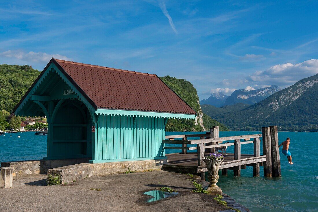 Frankreich,Haute Savoie,Annecy,Seeufer bei Menthon Saint Bernard