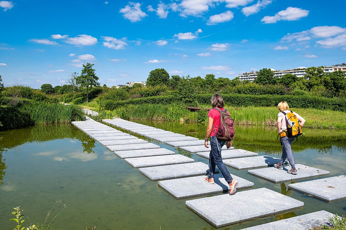 France,Paris,along the GR® Paris 2024 (or GR75),metropolitan long-distance hiking trail created in support of Paris bid for the 2024 Olympic Games,Auteuil district,Auteuil Hippodrome