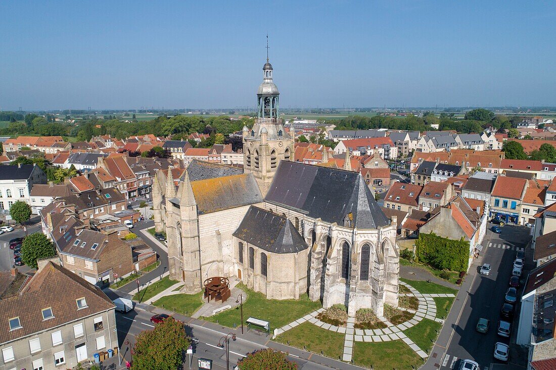 Frankreich,Nord,Bourbourg,Kirche Saint Jean Baptiste (Luftaufnahme)