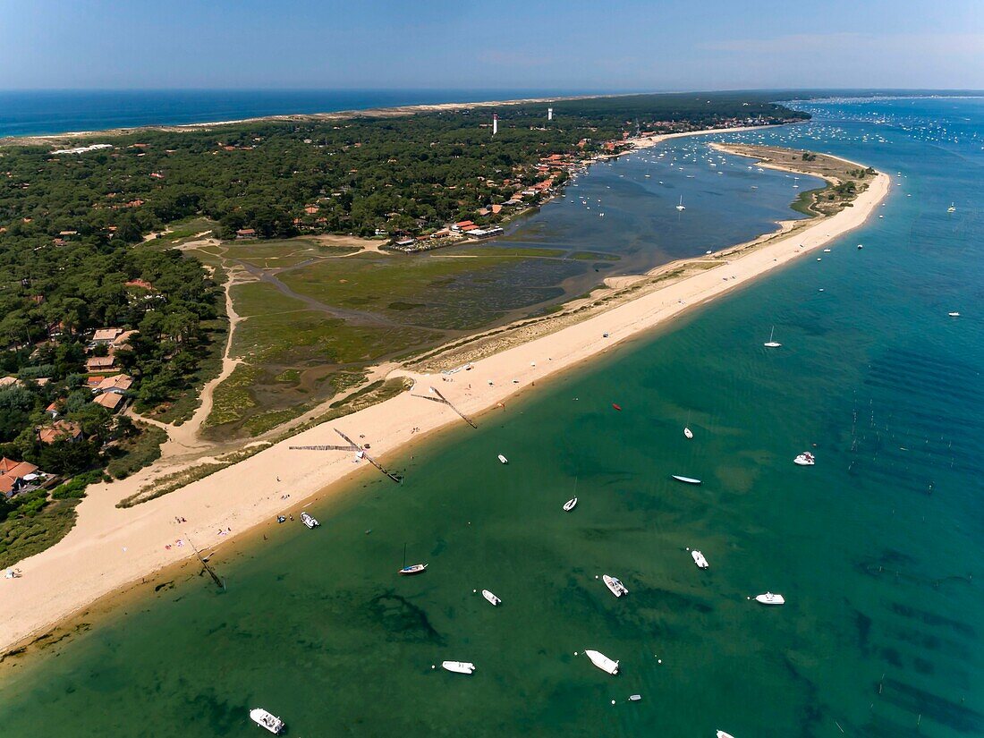 France,Gironde,Bassin d'Arcachon,Cap Ferret,the Mimbeau's Conche (aerial view)