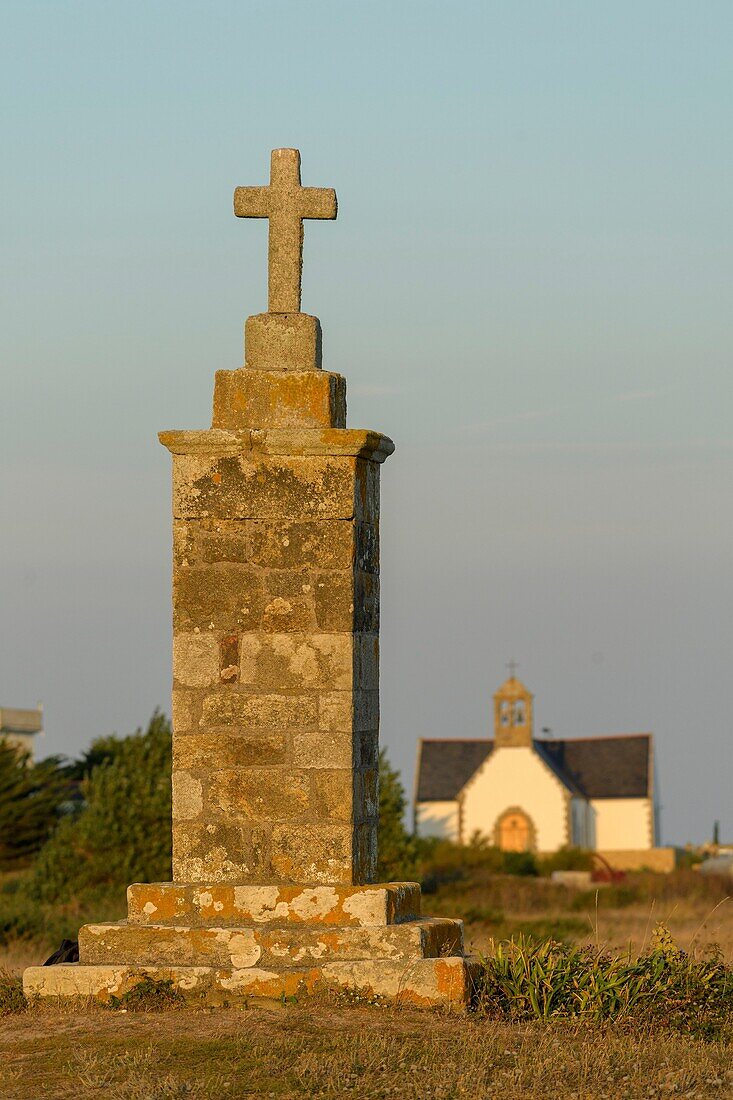 France,Morbihan,Hoedic,Calvary of Port Blanc and Notre Dame la Blanche church in the background