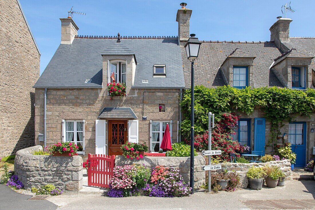 France,Manche,Barfleur,labelled Les Plus Beaux Villages de France (The Most Beautiful Villages of France),local granite houses