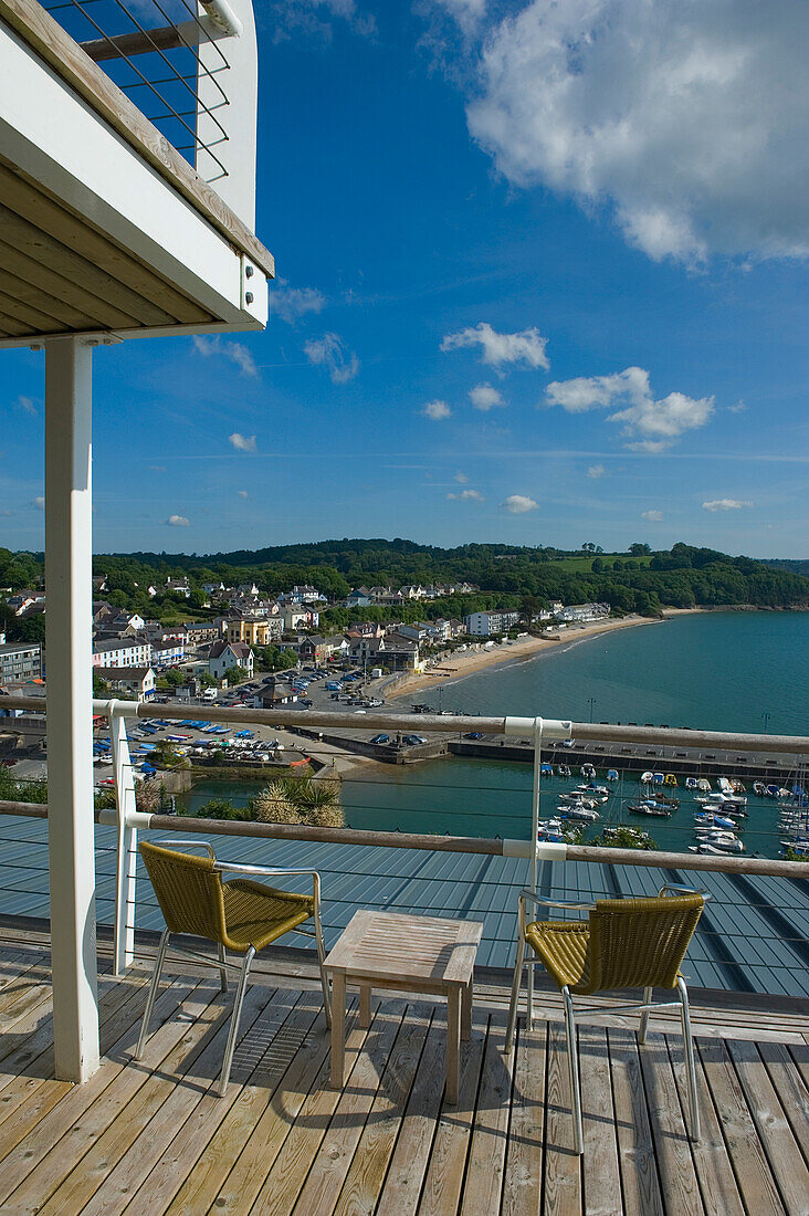 Blick vom Balkon des St Brides Spa Hotels auf die Carmarthen Bay in Saundersfoot. Pembrokeshire. Wales. Cymru. UK. Vereinigtes Königreich.