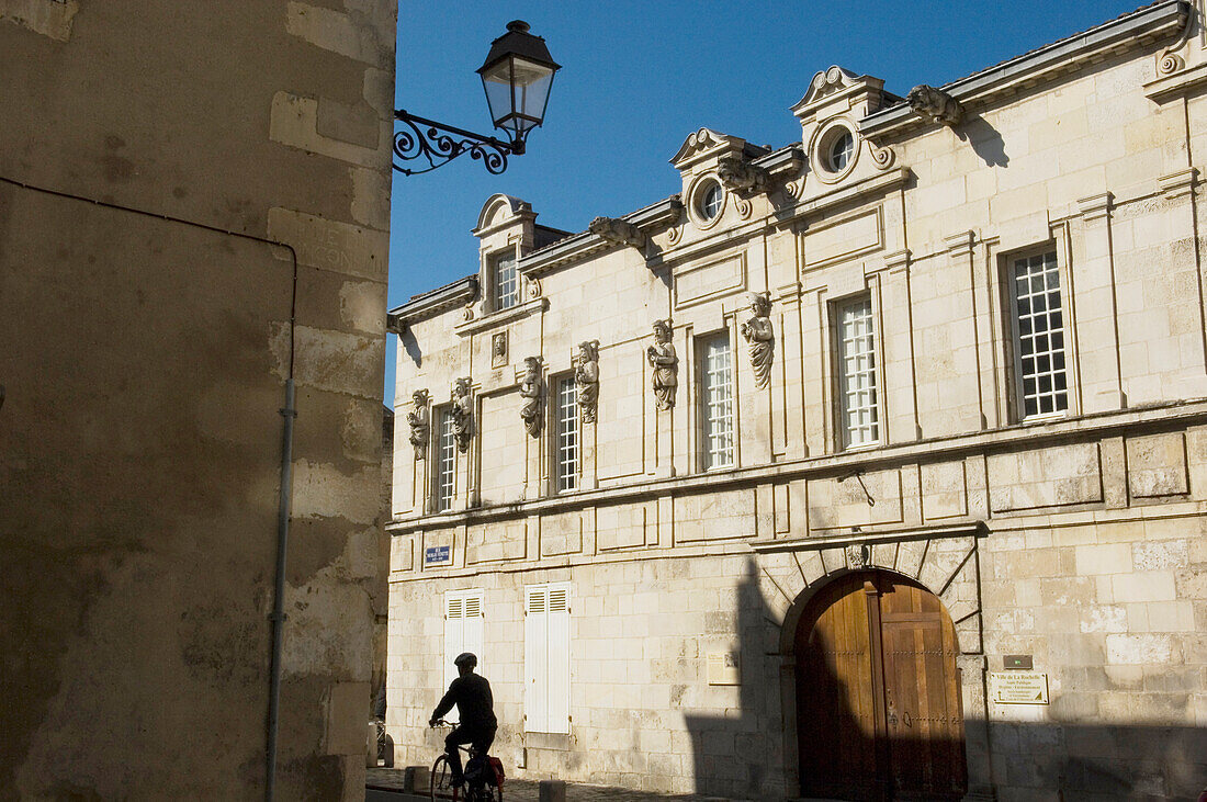 France,Poitou-Charentes,Maison Nicolas Venette. 17th century house of Dr Nicolas Venette is noted for its unusual facade ornaments with busts of physicians showing close links between medicine and religion of time,La Rochelle