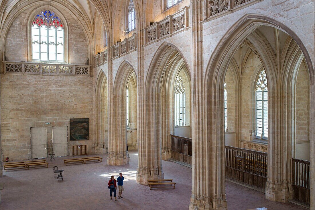 Frankreich,Ain,Bourg en Bresse,Königliches Kloster von Brou 2018 restauriert,Kirche Saint Nicolas de Tolentino,Meisterwerk der extravaganten Gotik,im großen Kirchenschiff finden kulturelle Veranstaltungen statt