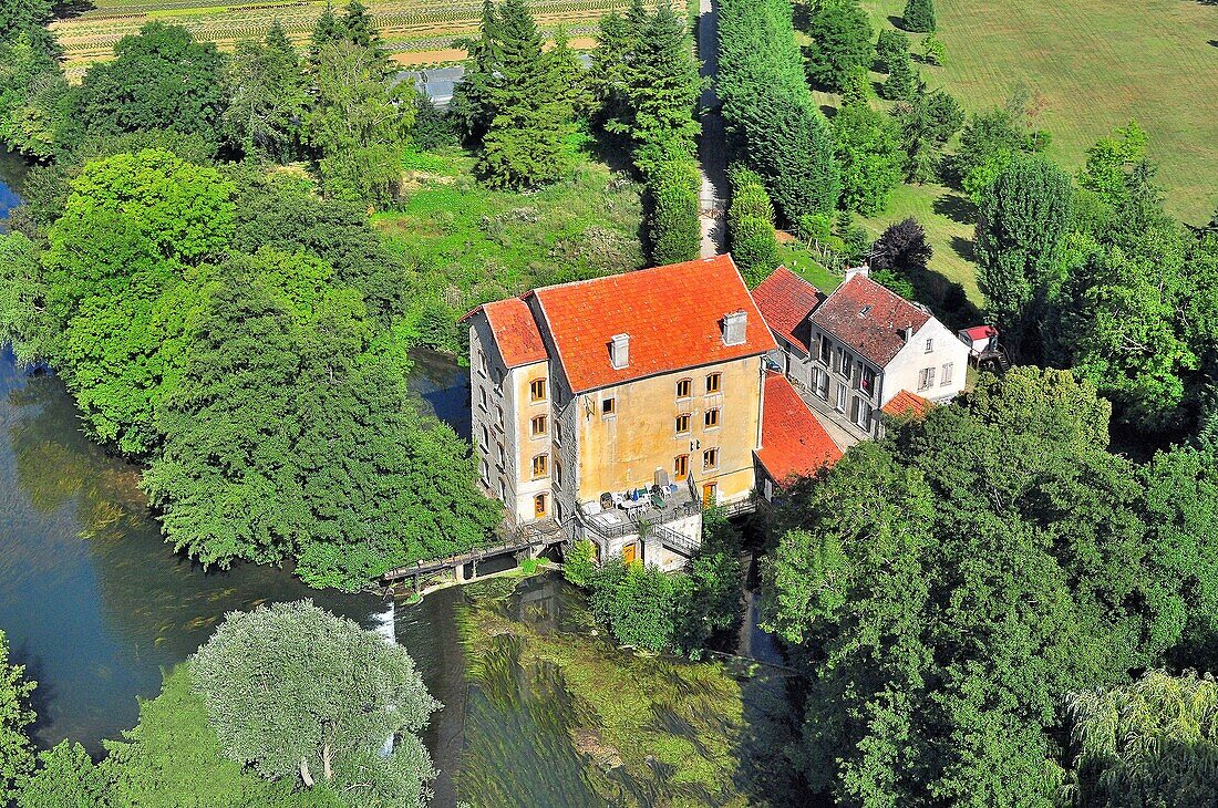 Frankreich,Seine et Marne,Crecy la Chapelle,Mühle am Fluss Grand Morin (Luftaufnahme)