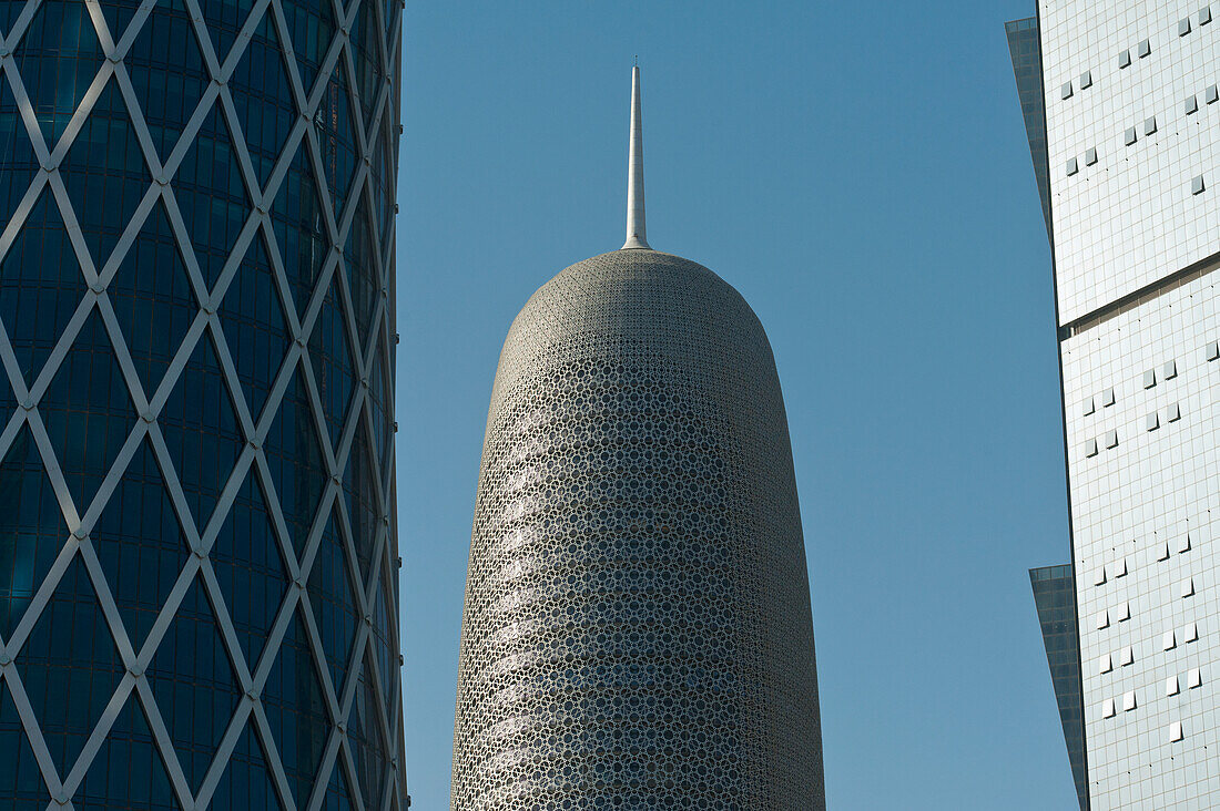 Katar,Außenansicht eines modernen Bürogebäudes,Doha