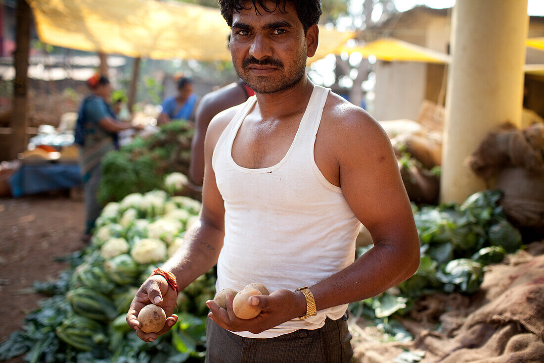 Gemüsehändler auf dem Chaudi-Markt, Chaudi, Goa, Indien.