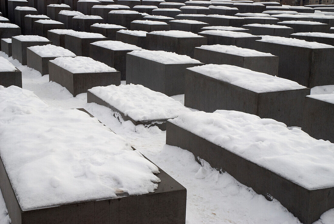 Deutschland,Snow Covered Jewish Memorial,Berlin,Denkmal für die ermordeten Juden Europas