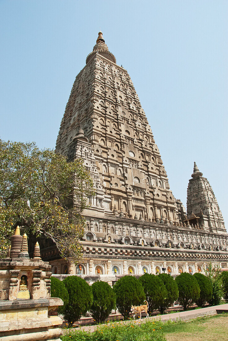 Indien, Bihar, Außenansicht des Mahabodhi-Tempels, Bodhgaya