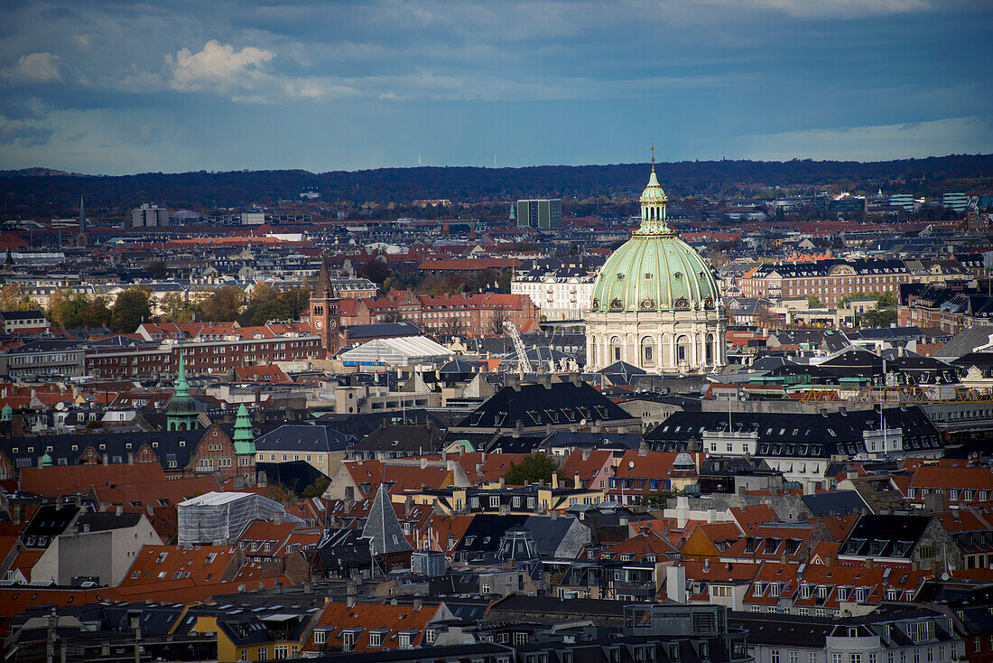 Dänemark,Blick auf die Erlöserkirche im palladianisch-holländischen Barockstil,Kopenhagen