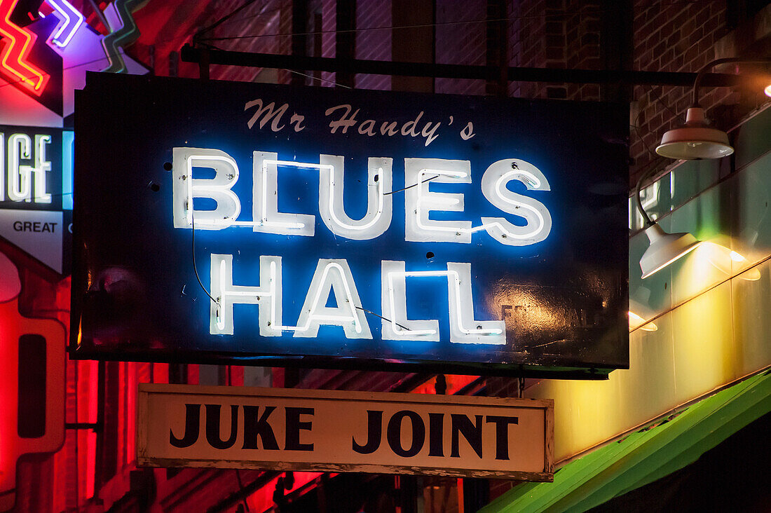 USA,Tennessee,Neonlichter in der Beale Street,Memphis