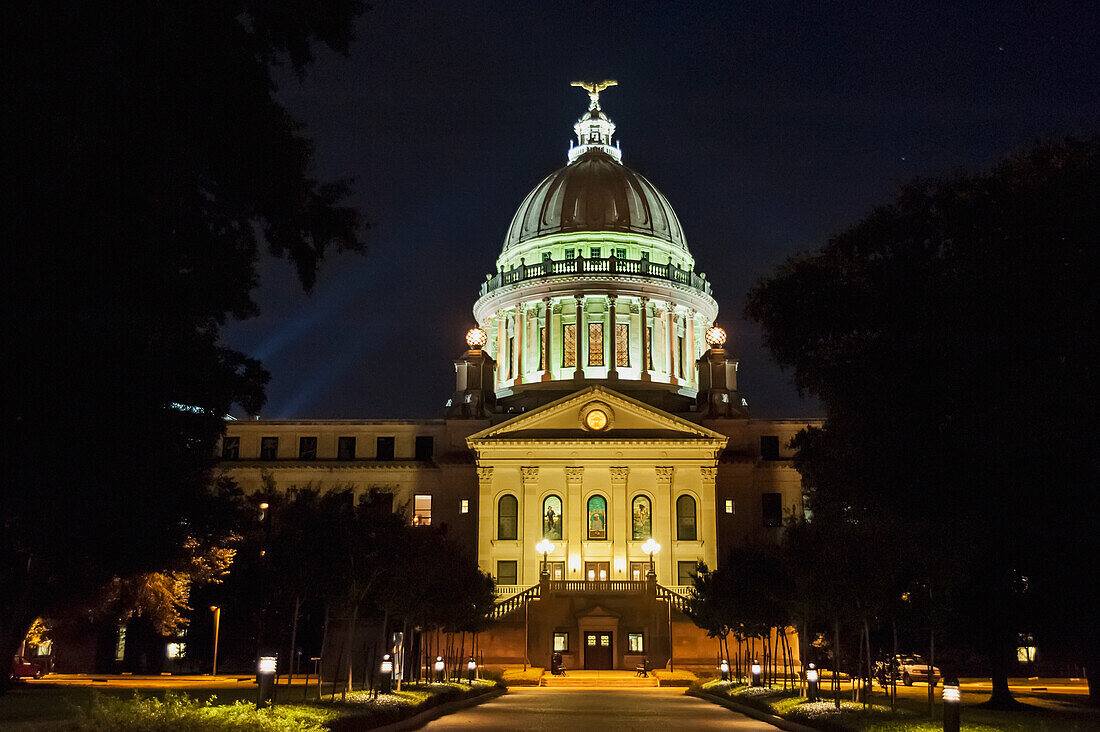 USA,Mississippi,Mississippi State Capitol at night,Jackson