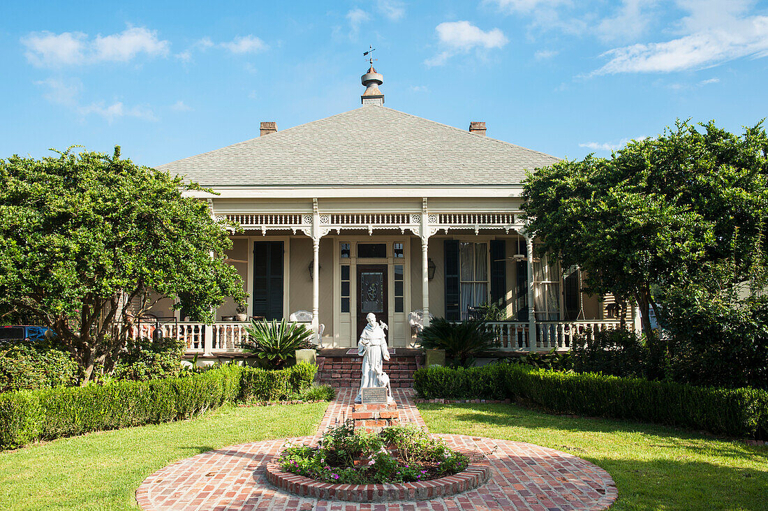 USA,Louisiana,19th century cottage,St Francisville