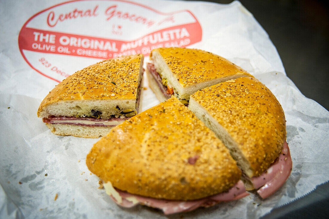 USA,Louisiana,French Quarter,New Orleans,Traditional muffuletta