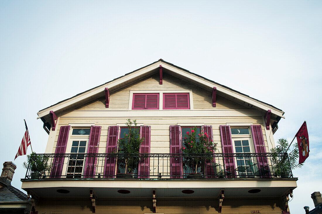 USA,Louisiana,Französisches Viertel,New Orleans,Bourbon Street,Außenansicht eines traditionellen Hauses