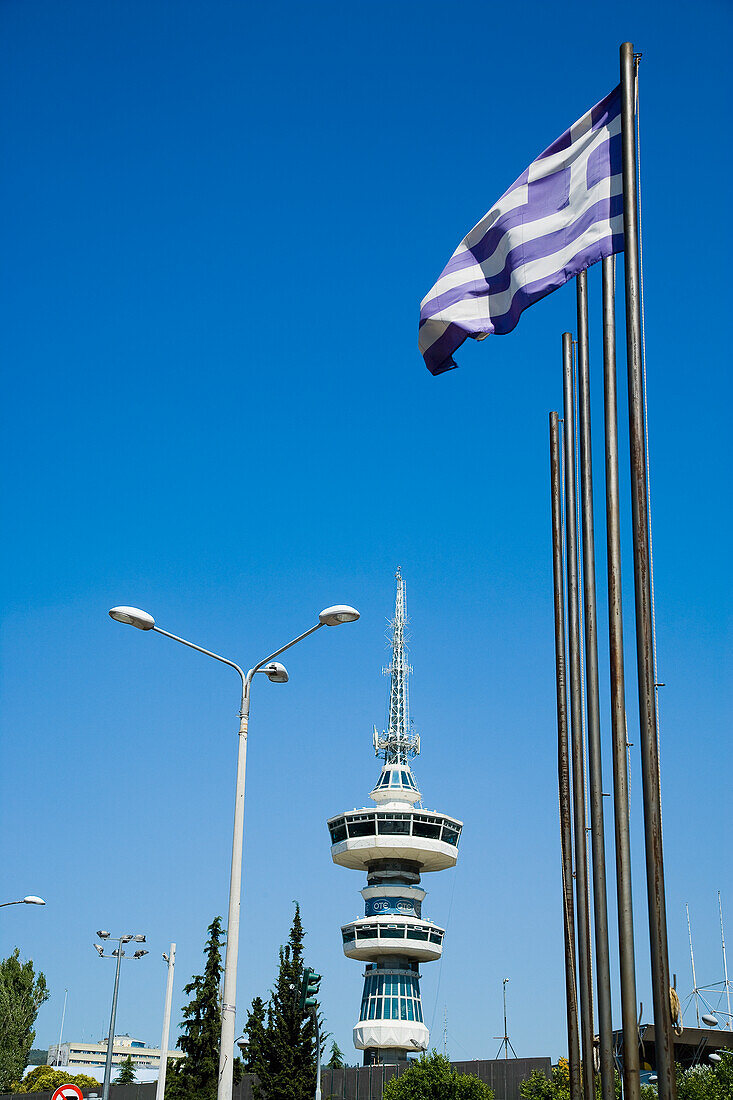 Griechenland,Fernmeldeturm und griechische Flagge,Thessaloniki