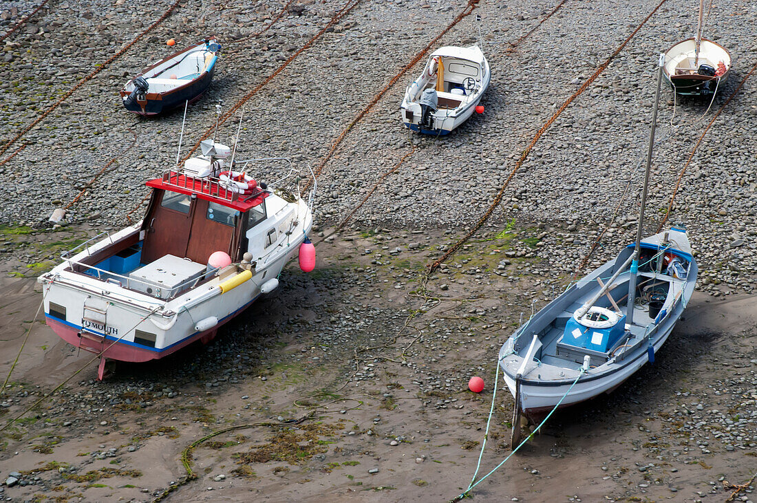 UK,Nord Devon,Boote bei Ebbe,Clovelly