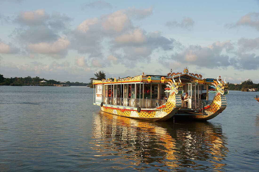 Vietnam,Drachenboot auf dem Parfüm-Fluss,Hue