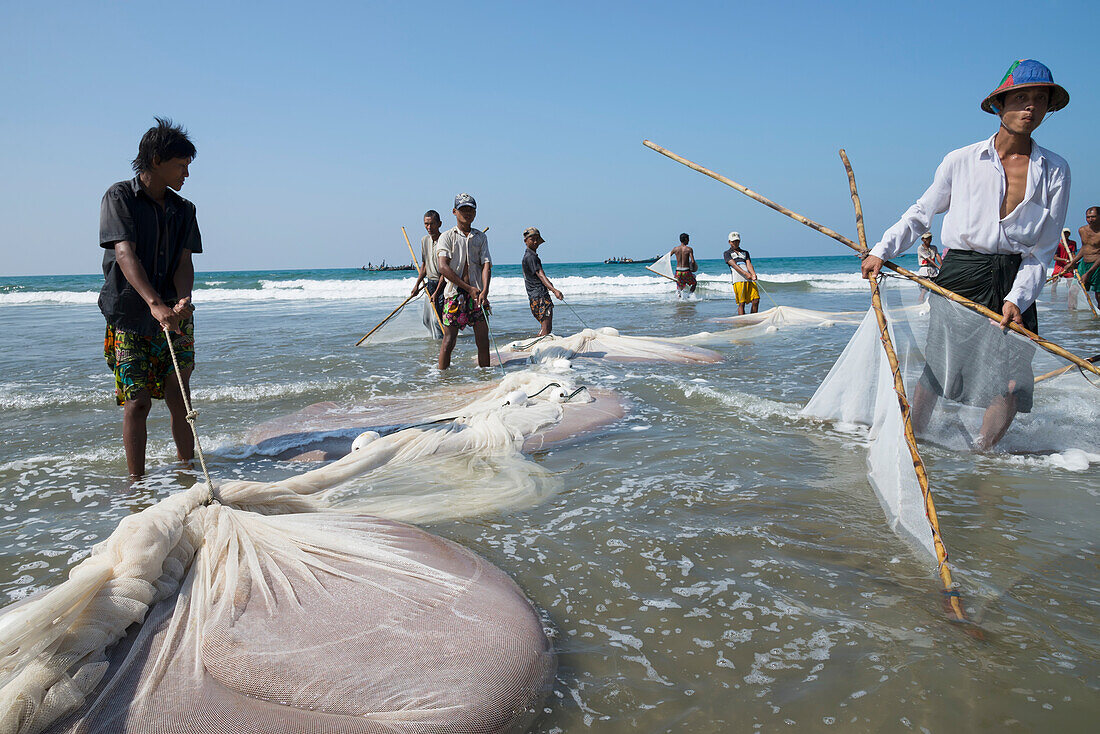 Myanmar (Burma),Fishing of small prawn,Irrawaddyi division