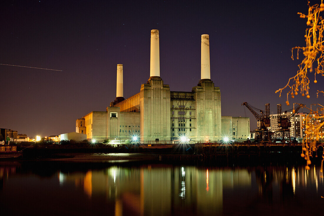 UK,England,Battersea Power Station bei Nacht,London