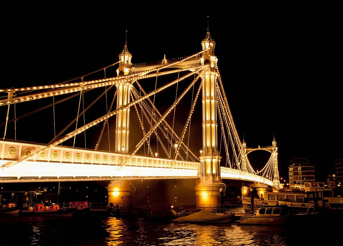 UK,England,Albert Bridge bei Nacht,London