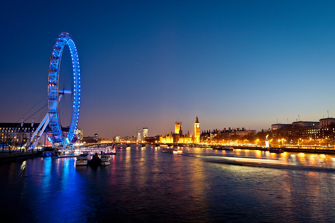 UK,England,Ansichten des London Eye und von Westminster bei Nacht,London