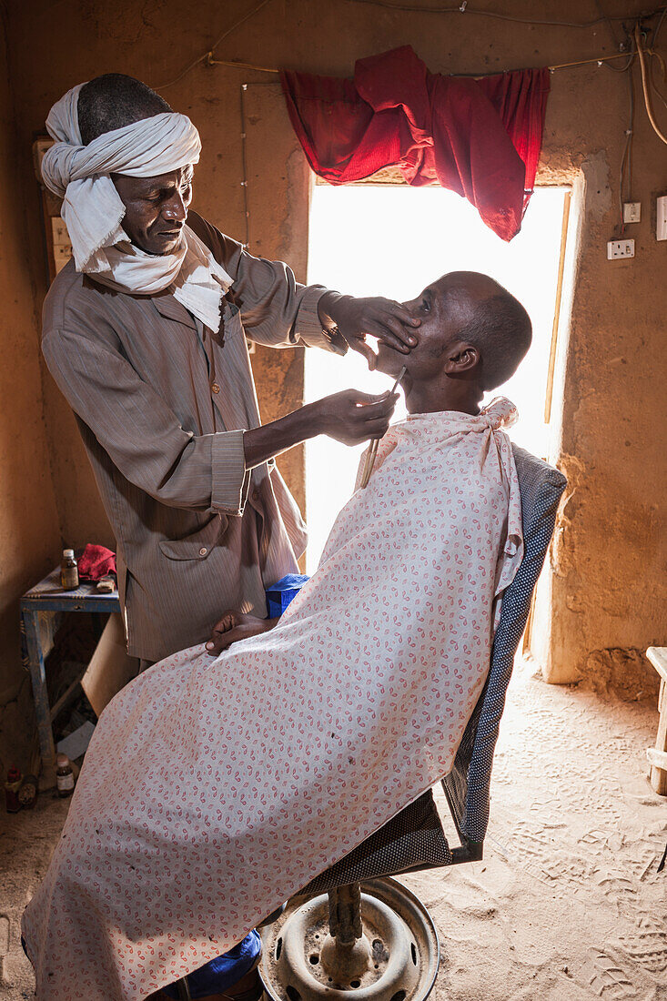 Traditioneller Tuareg-Barbier,Niger