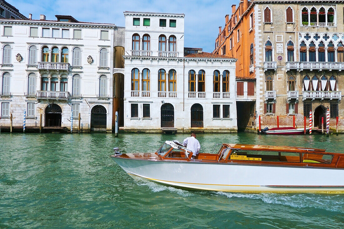 Gondel auf dem Canal Grande, Venedig, Italien