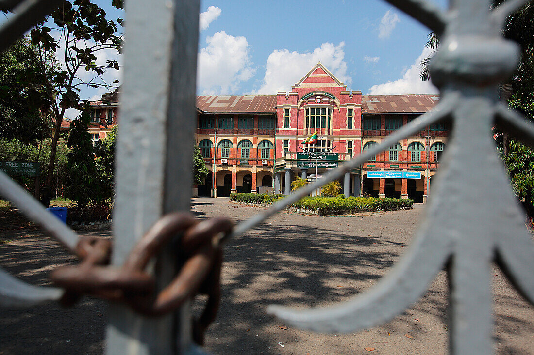 Pansoedan-Mittelschule, ehemals eine katholische Schule, Yangon, Myanmar