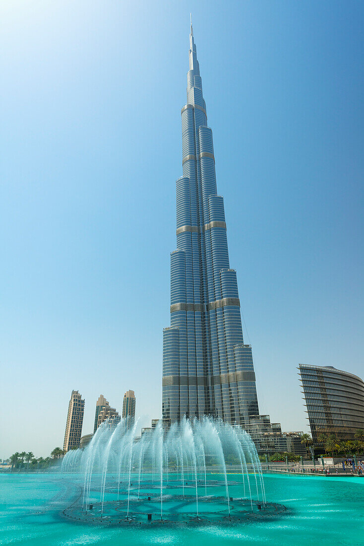 Springbrunnen vor dem Burj Khalifa, Dubai, Vereinigte Arabische Emirate