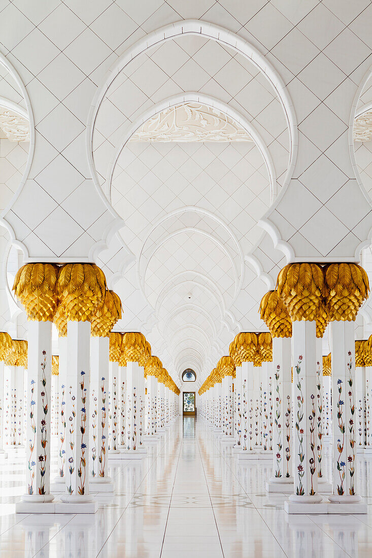 Sheikh Zayed Grand Mosque,Abu Dhabi,United Arab Emirates