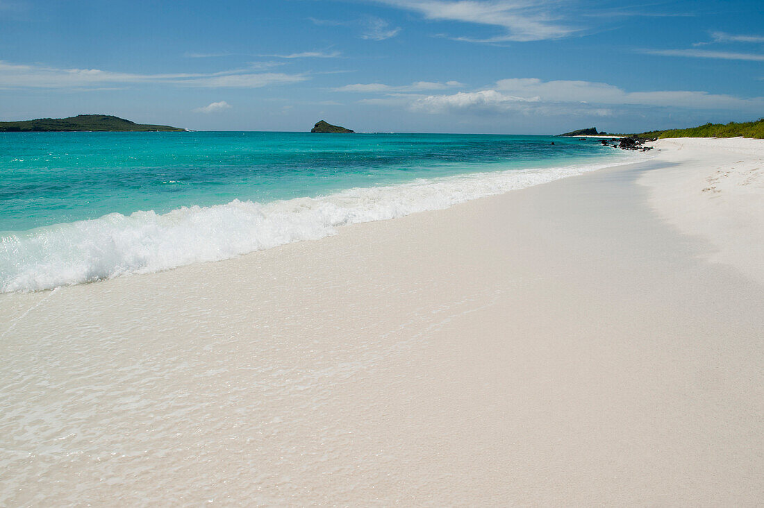 Weißer Sandstrand auf der Insel Espanola im Galapagos-Inseln-Nationalpark,Espanola-Insel,Galapagos-Inseln,Ecuador