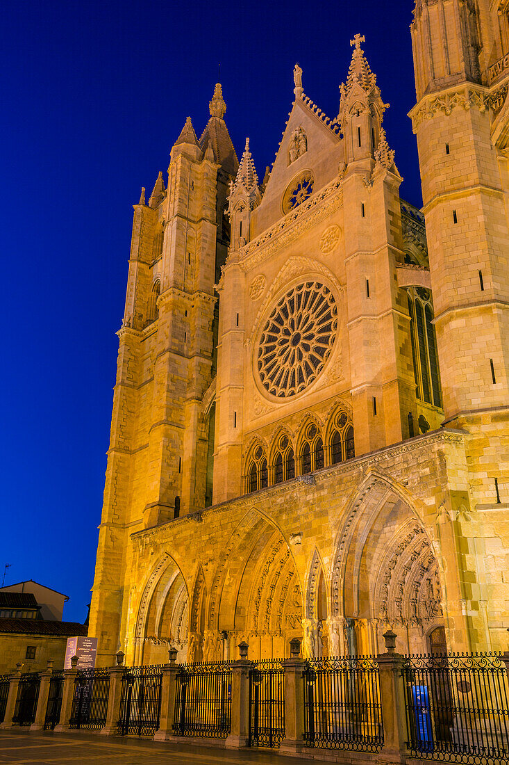 Close-up of the facade of the Leon Cathedral (Catedral de Léon),in Regla Square at twilight,Leon,Province of Leon,Spain