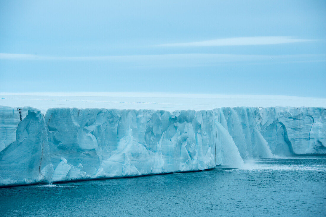 Eisklippe der Nordaustlandet-Eiskappe, Svalbard, Norwegen
