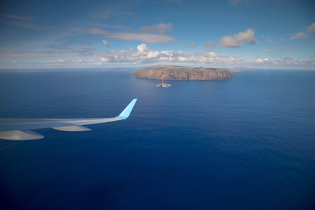 Blick auf die Osterinsel aus einem Jet, Osterinsel, Chile