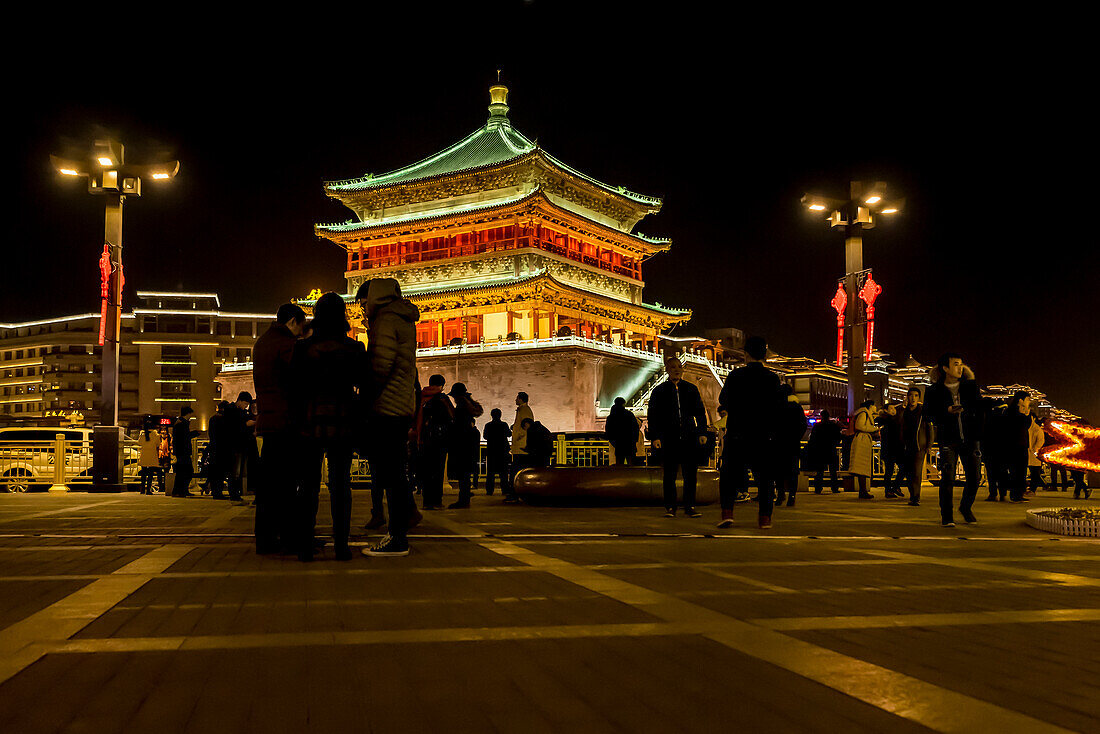 Glockenturm von Xian bei Nacht, Xian, Provinz Shaanxi, China