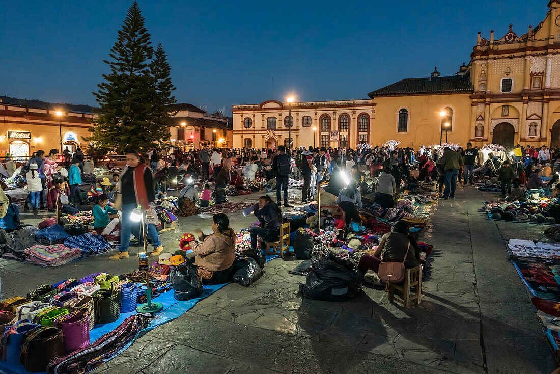 Crafts Market in Plaza del Zocalo,or Cathedral Square,San Cristobal de las Casas,Chiapas,Mexico