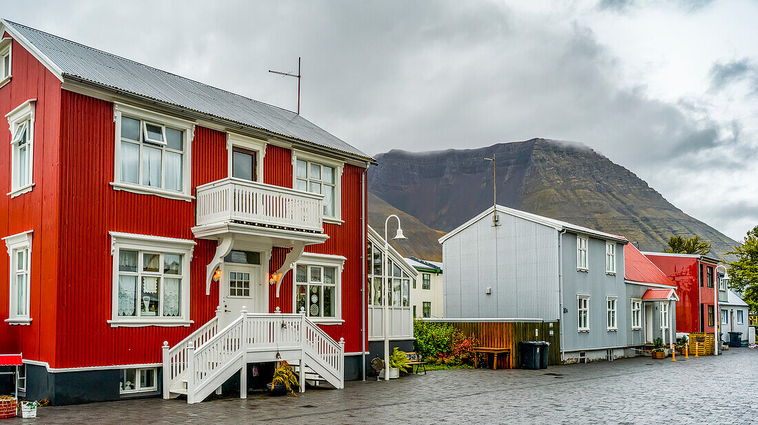 Häuser in der Stadt Isafjordur, Isafjardarbaer, Westfjorde, Island