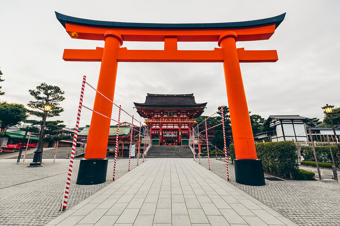 Torii-Tore von Fushimi Inari Taisha, Kyoto, Kansai, Japan