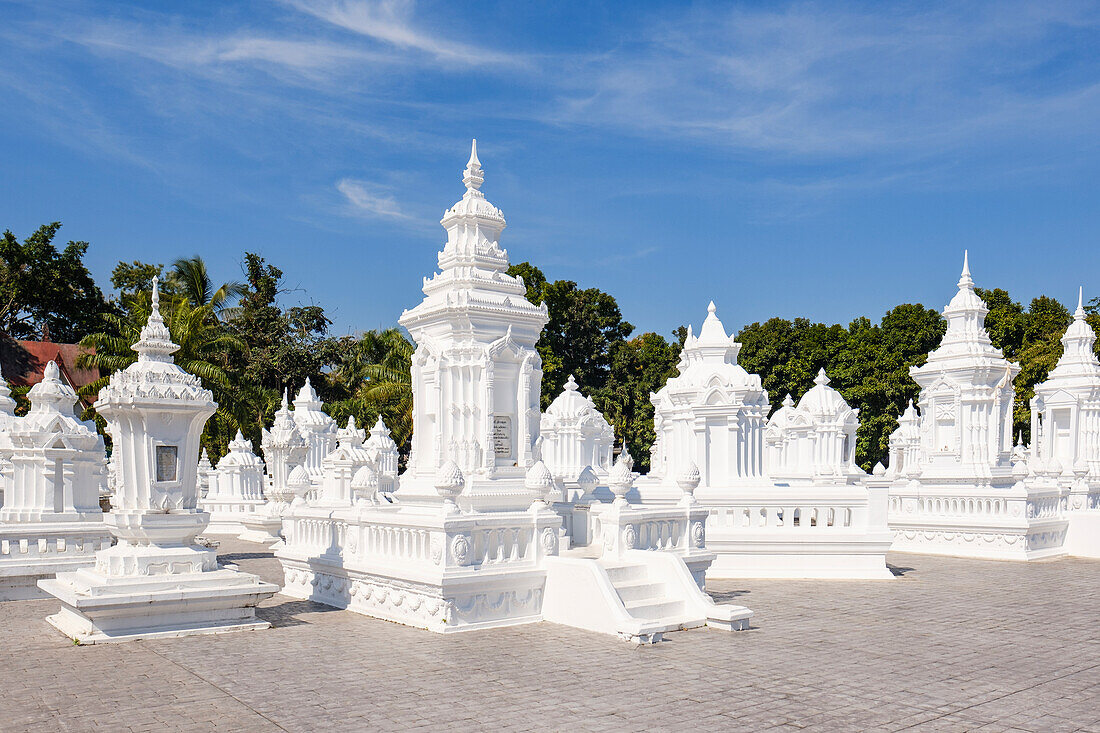 Mausoleen im Wat Suan Dok, Chiang Mai, Provinz Chiang Mai, Thailand