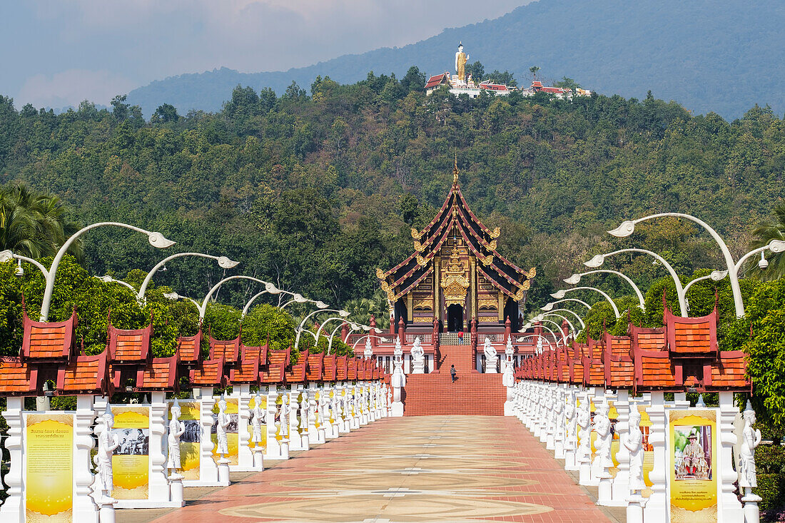 Pavillon im Royal Park Rajapruek,Chiang Mai,Chiang Mai Provinz,Thailand