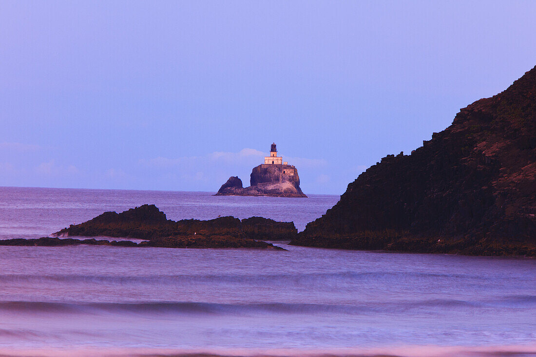 Tillamook Rock Light, ein deaktivierter Leuchtturm an der Küste von Oregon, Oregon, Vereinigte Staaten von Amerika
