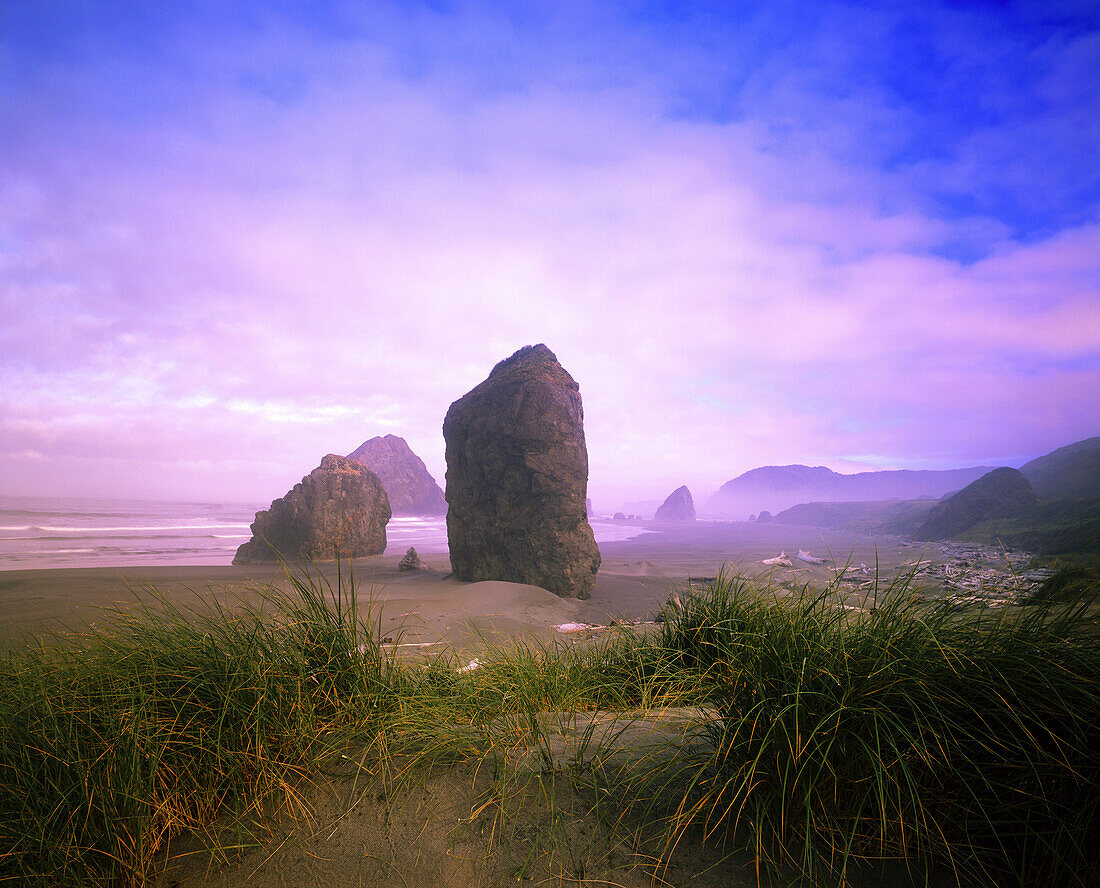 Rugged rock formations along the Oregon coast at dawn at Cape Sebastian State Scenic Corridor,Oregon,United States of America