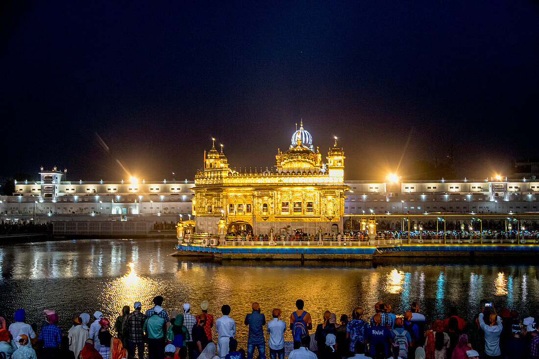 Golden Temple (Sri Harmandir Sahib) Gurdwara and Sarovar (Pool of Nectar),at dusk,Amritsar,Punjab,India