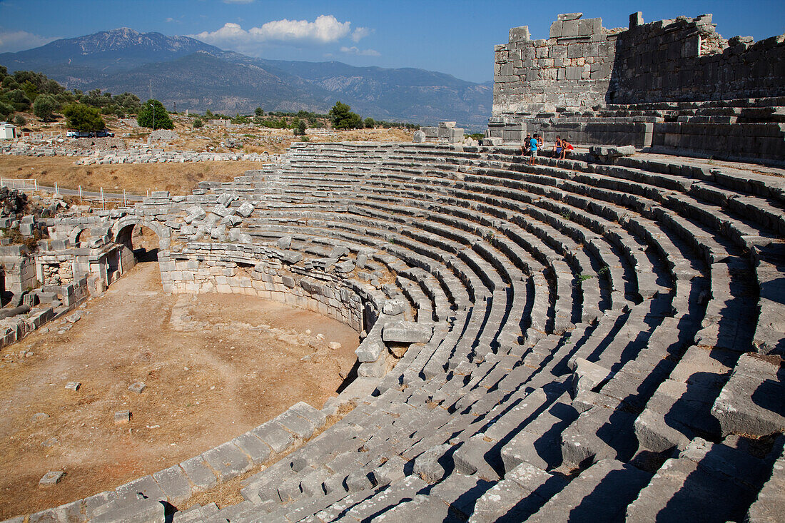 Römisches Amphitheater bei den Ruinen von Xanthos, in der Nähe von Kalkan, Türkei, Xanthos, Provinz Antalya, Türkei