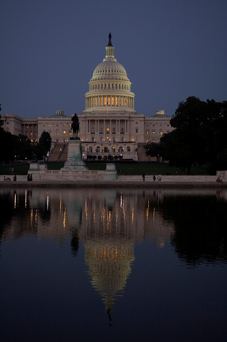 Das Kapitolgebäude der Vereinigten Staaten auf dem Einkaufszentrum in Washington DC,USA,Washington,District of Columbia,Vereinigte Staaten von Amerika