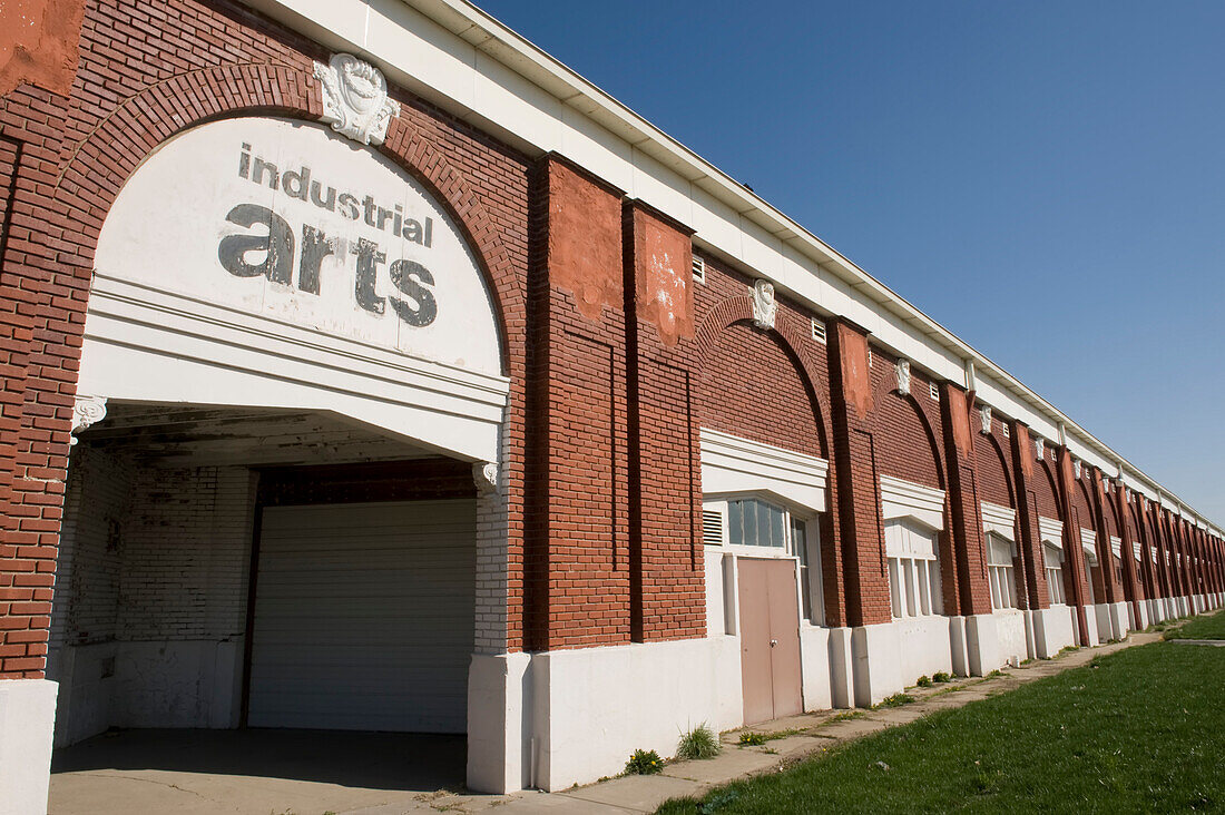 Außenansicht des Industrial Arts Building auf dem alten Messegelände in Lincoln, NE, Lincoln, Nebraska, Vereinigte Staaten von Amerika